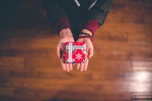 Four Cheap But Tangible Gifts To Give This Christmas